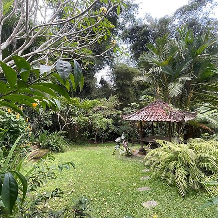 Carik Tangis Boutique Homestay ジャティルウィ エクステリア 写真