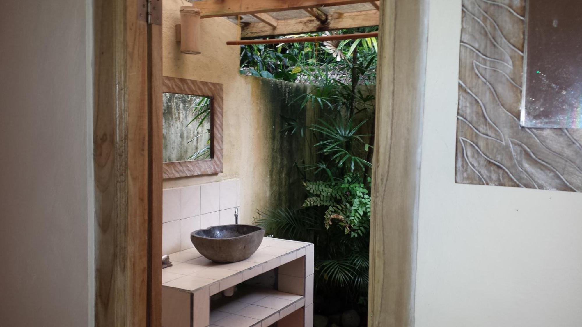 Carik Tangis Boutique Homestay ジャティルウィ エクステリア 写真