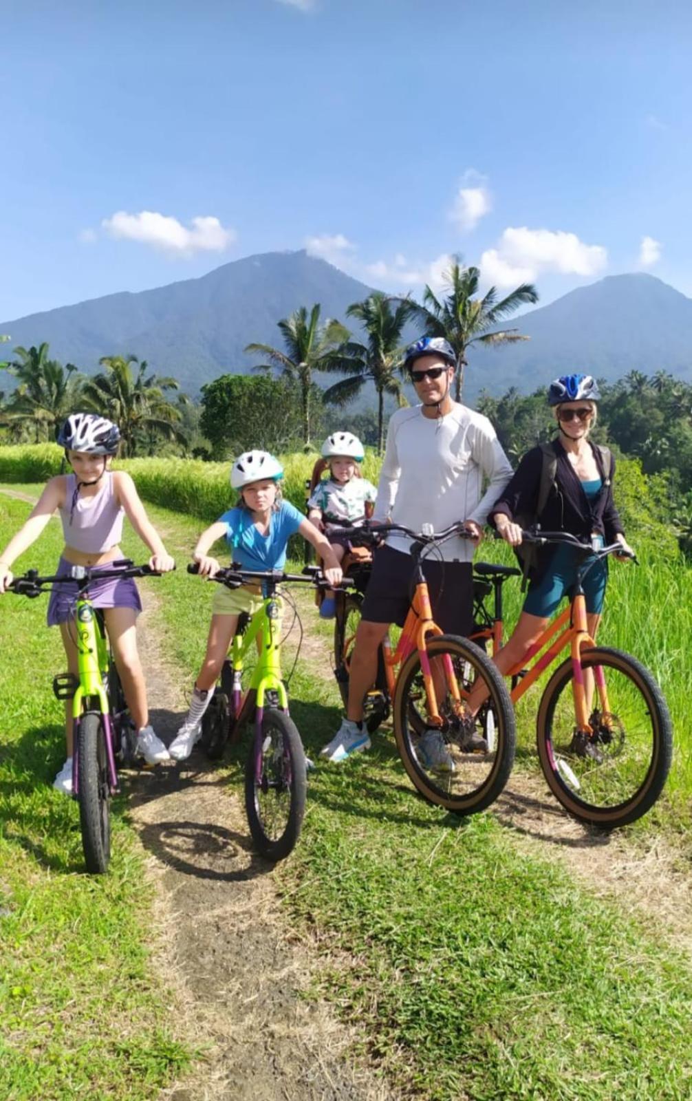 Carik Tangis Boutique Homestay ジャティルウィ エクステリア 写真
